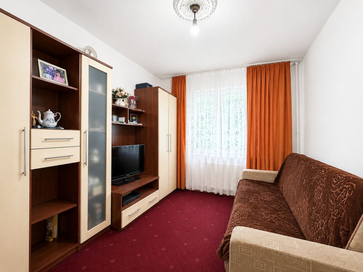 Apartament 3 camere decomandat, zona Alfa, etaj 1, două băi - Poză 8