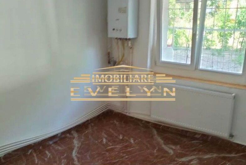 Camera de vanzare, zona Liceului Pedagogic - Poză 3