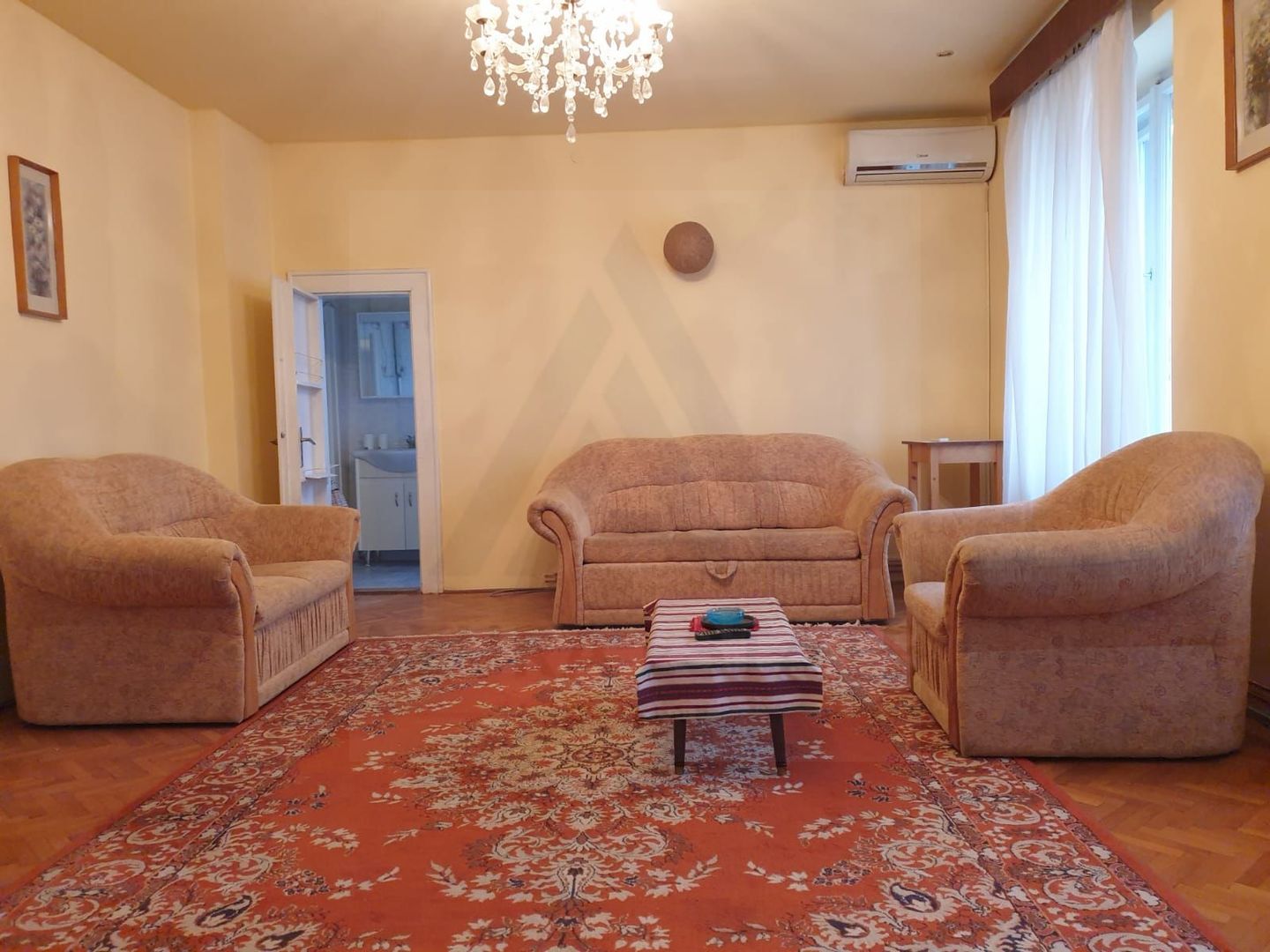 Apartament 4 camere 110 mp utili cu teren aferent si 2 bai Central - Poză 1