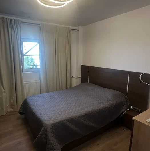 Apartament renovat complet  //  utilat  //  vedere panoramica - Poză 3
