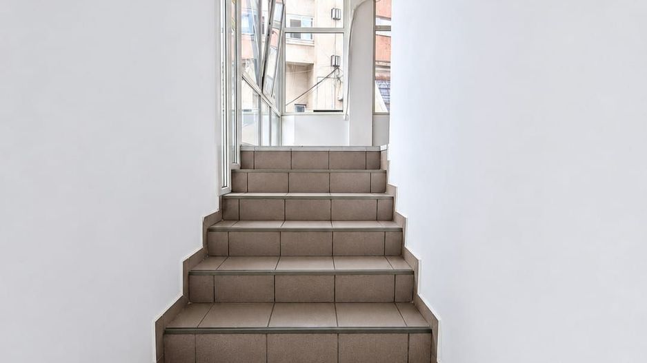 Inchiriere spatiu comercial-sala diverse Centru Pitesti - Poză 3