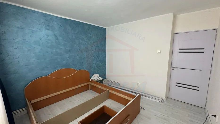Vanzare apartament cu 3 camere, zona Micro 21, suprafata 76 mp. - Poză 2