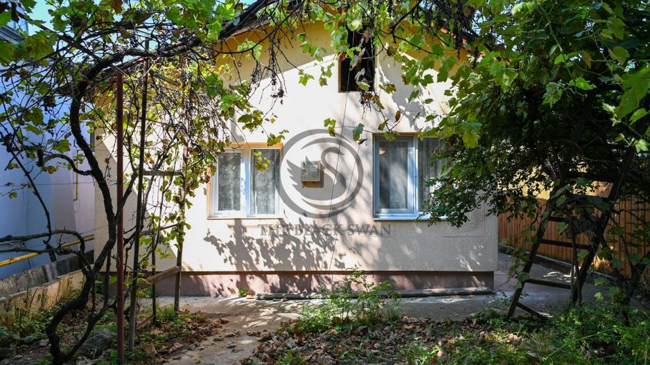 Casă din cărămidă de vanzare | 444 MP teren | Pleasa, PH | Comision 0% - Poză 1