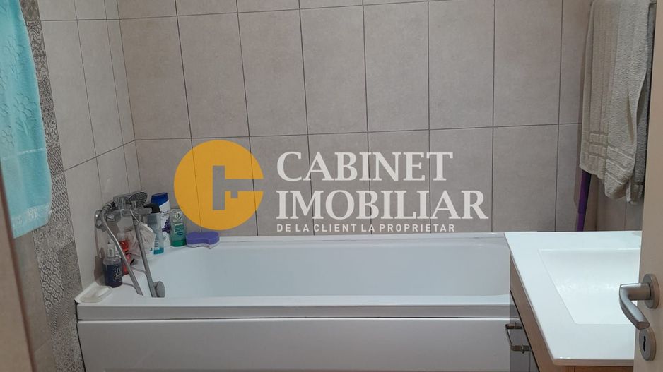 2 camere DECOMANDAT+CURTE+MAGAZIE+LOC DE PARCARE---REDIU - Poză 4