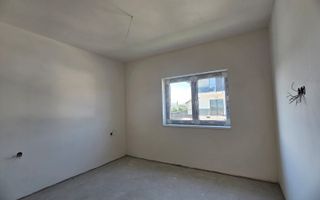 Apartament 3 camere 2 bai camara pe balcon si loc parcare Selimbar - Poză 3