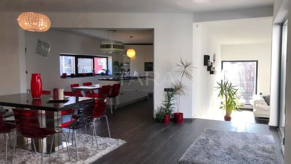 Vila deosebită cu 6 camere, piscină și grădină amenajată – Florești. - Poză 2