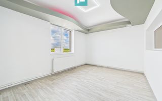Clădire P+E cu parcare si platformă betonată 700mp - Poză 1