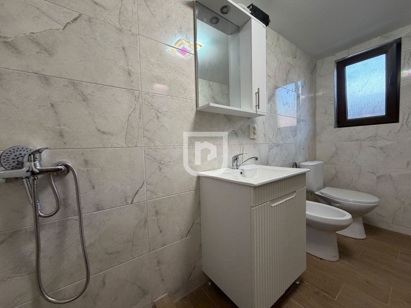 Casa renovata complet, Corlata Centru - Poză 7