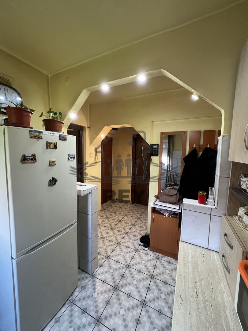 Apartament 3 camere decomandat / Str. V. Aaron - Poză 12