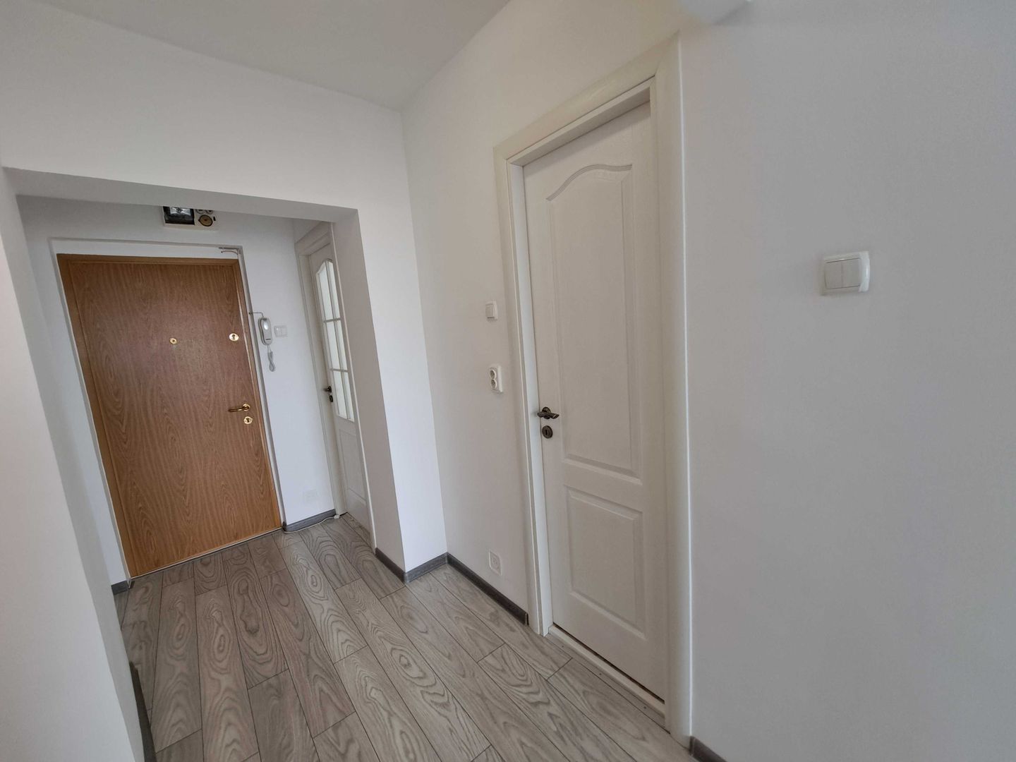 Proprietar inchiriez Garsoniera mare metrou Lujerului Militari renovat - Poză 5