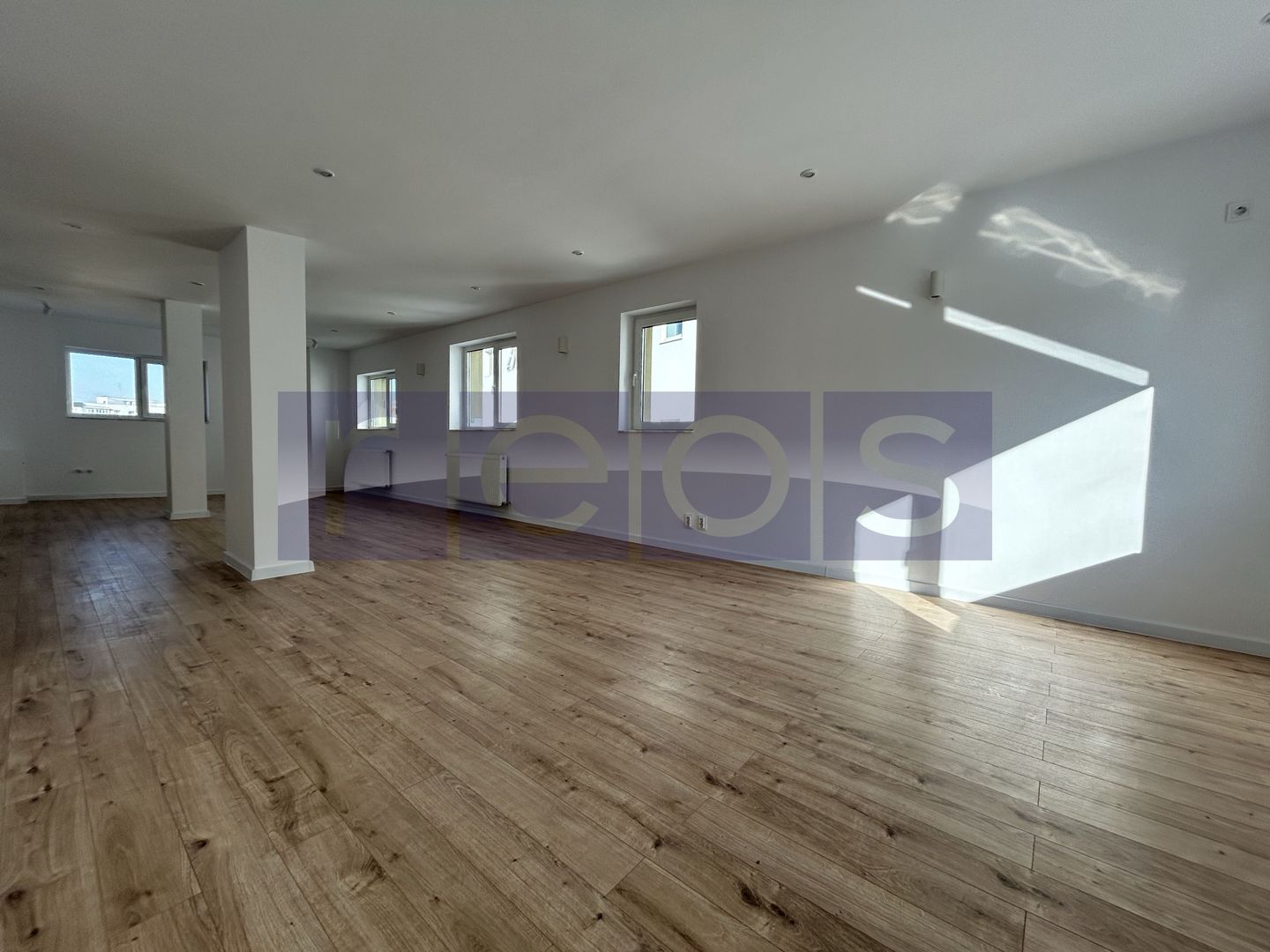 VANZARE TRIPLEX | PIATA VICTORIEI | 6 CAMERE |  244 mp UTILI | - Poză 3