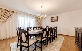 Vilă cu 7 camere de vânzare în zona Central - Poză 26