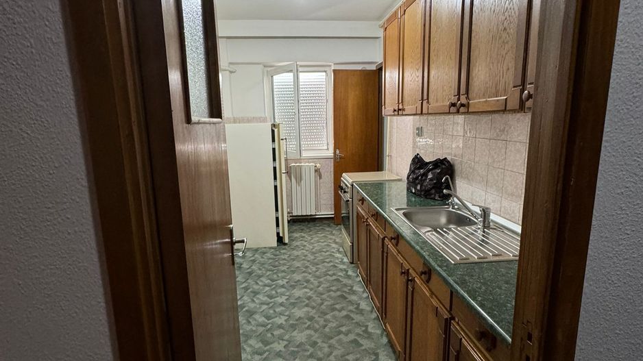 De vanzare apartament 3 camere - Poză 9