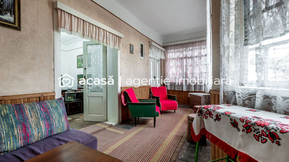 Casă + livadă tânără + curte 2.500 mp în Dorobanți - Poză 2