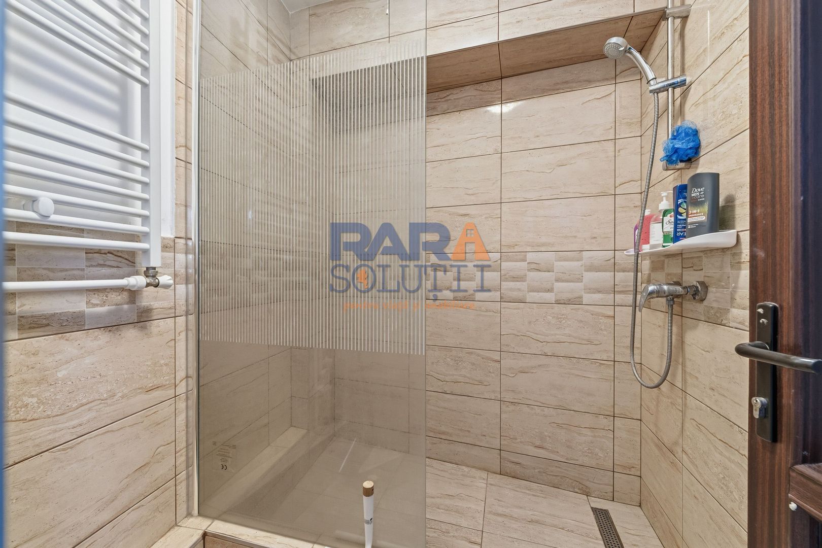 Casă micuță + un pic de curte - Poză 5