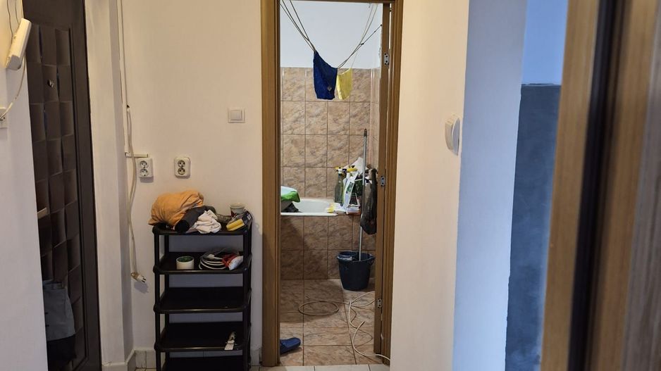 apartament 3 camere zona Crihala, etaj 4 - Poză 3