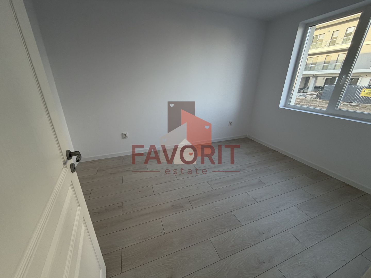 Disponibil imediat. Decomandat. TVA 21% inclus in pret - Poză 9