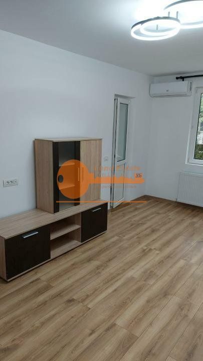 Apartament cu 3 camere in zona Crangasi - Poză 11