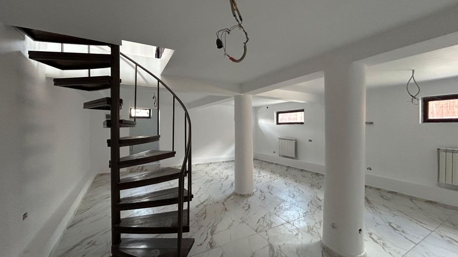 Vila Modernă și Complet Renovată în Otopeni – Oferă Confort și Accesibilitate - Poză 5