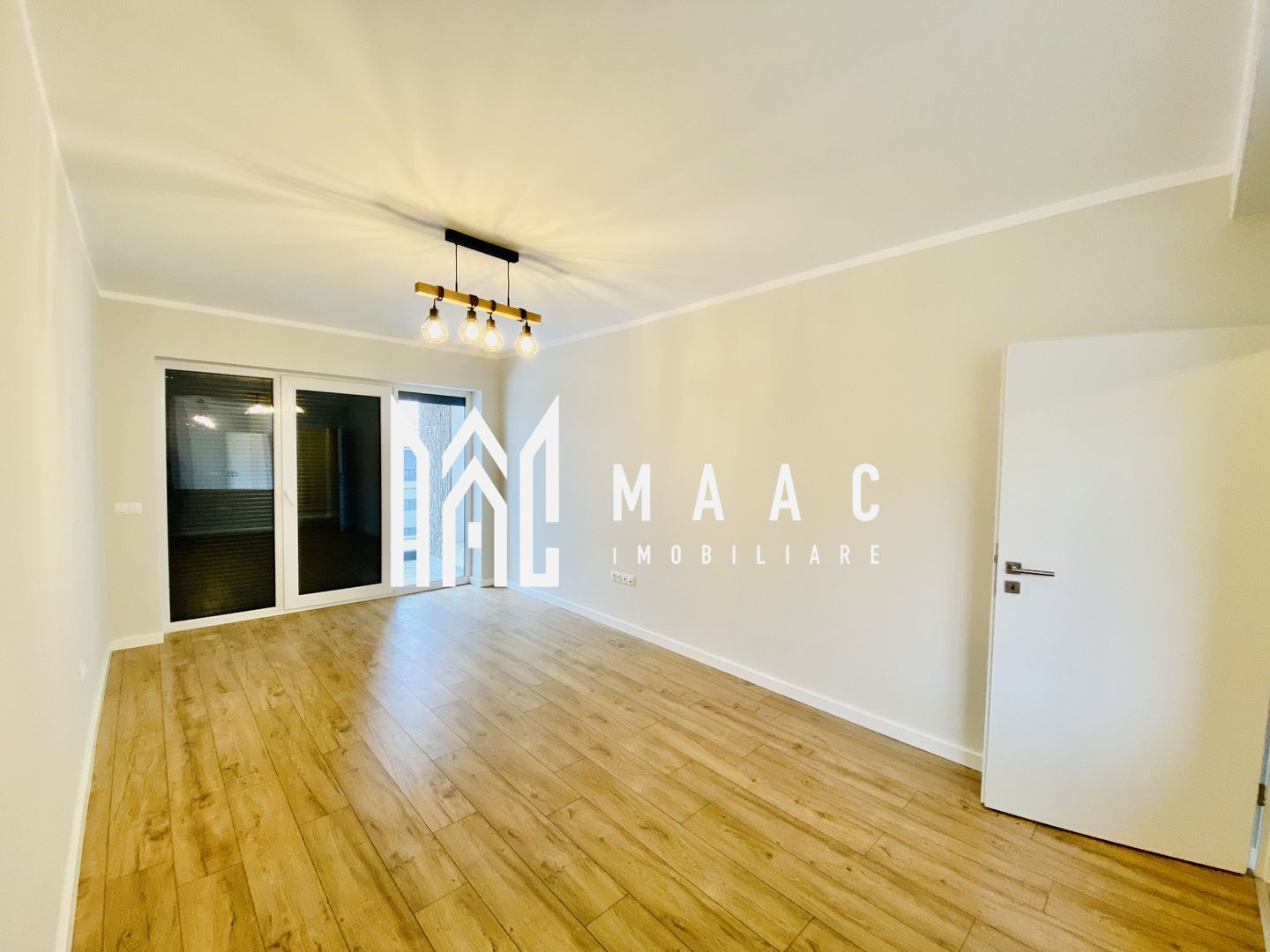 Apartament 3 camere | La Cheie | Balcon | Parcare | 75 MPU - Poză 1