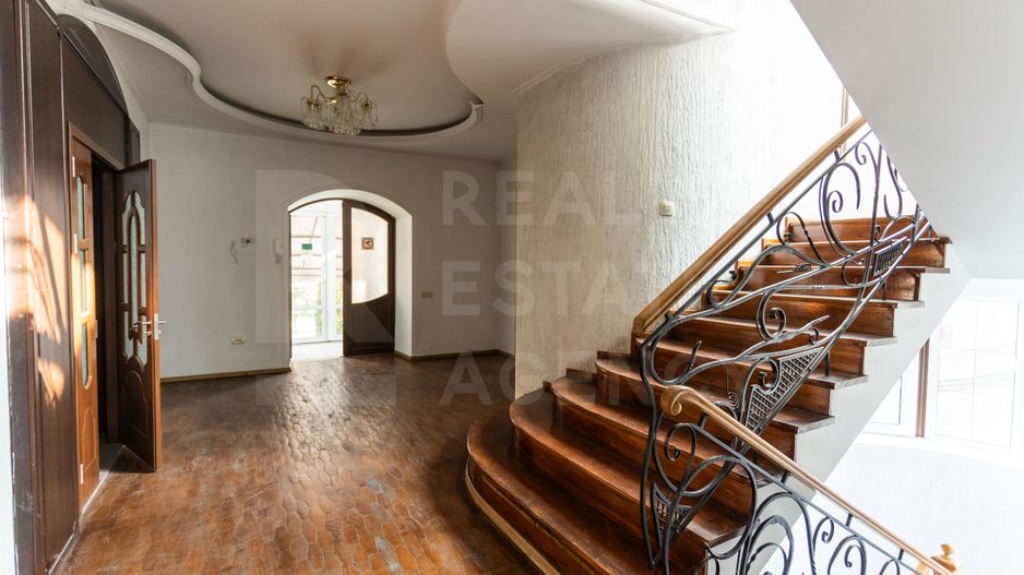 Vânzare, casă, 4 nivele, 11 odăi, str. Mazililor, Botanica - Poză 10