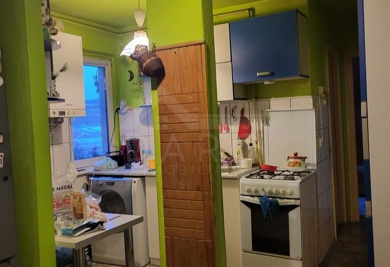 Vând apartament cu 3 camere în Dambu - Poză 6