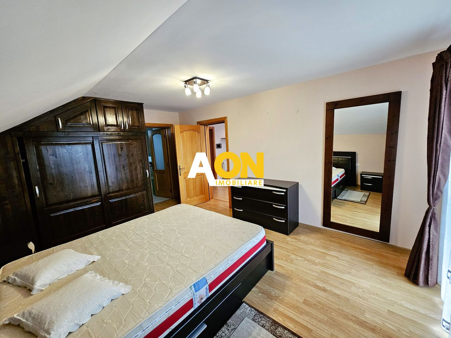 Casa 5 camere 561 mp teren la asfalt toate utilitatile Cetate - Poză 13