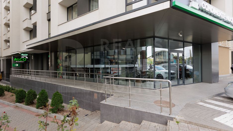 Vânzare, spațiu comercial, 946 mp, bd. Renașterii Naționale, Râșcani - Poză 1