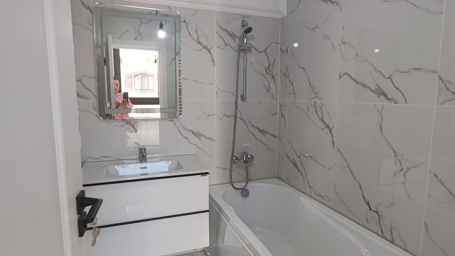 Apartament 2 camere cu terasa incalzita-84mp-145000euro- Pacurari - Poză 5