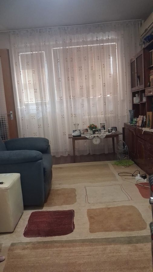 Vanzare apartament 3 camere  63 mp, balcon 9,8 mp, etaj 4/10 – Râul Doamnei - Poză 1