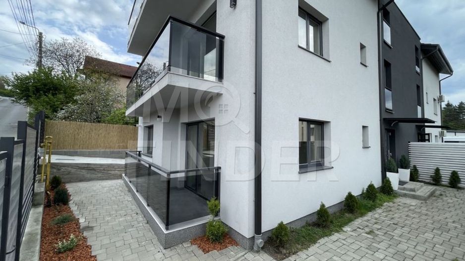 Vanzare 3 camere bloc tip vila, Grigorescu, 2 parcari - Poză 1