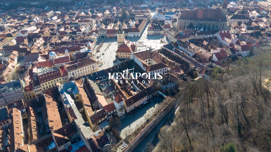 Apartament 2 camere | Piața Sfatului – Centrul Istoric | 50 mp - Poză 1