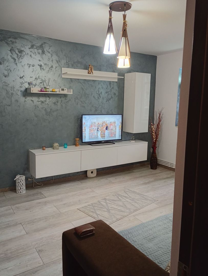 APARTAMENT DE INCHIRIAT CU 3 CAMERE, ZONA-CRAIOVITA NOUA - Poză 1