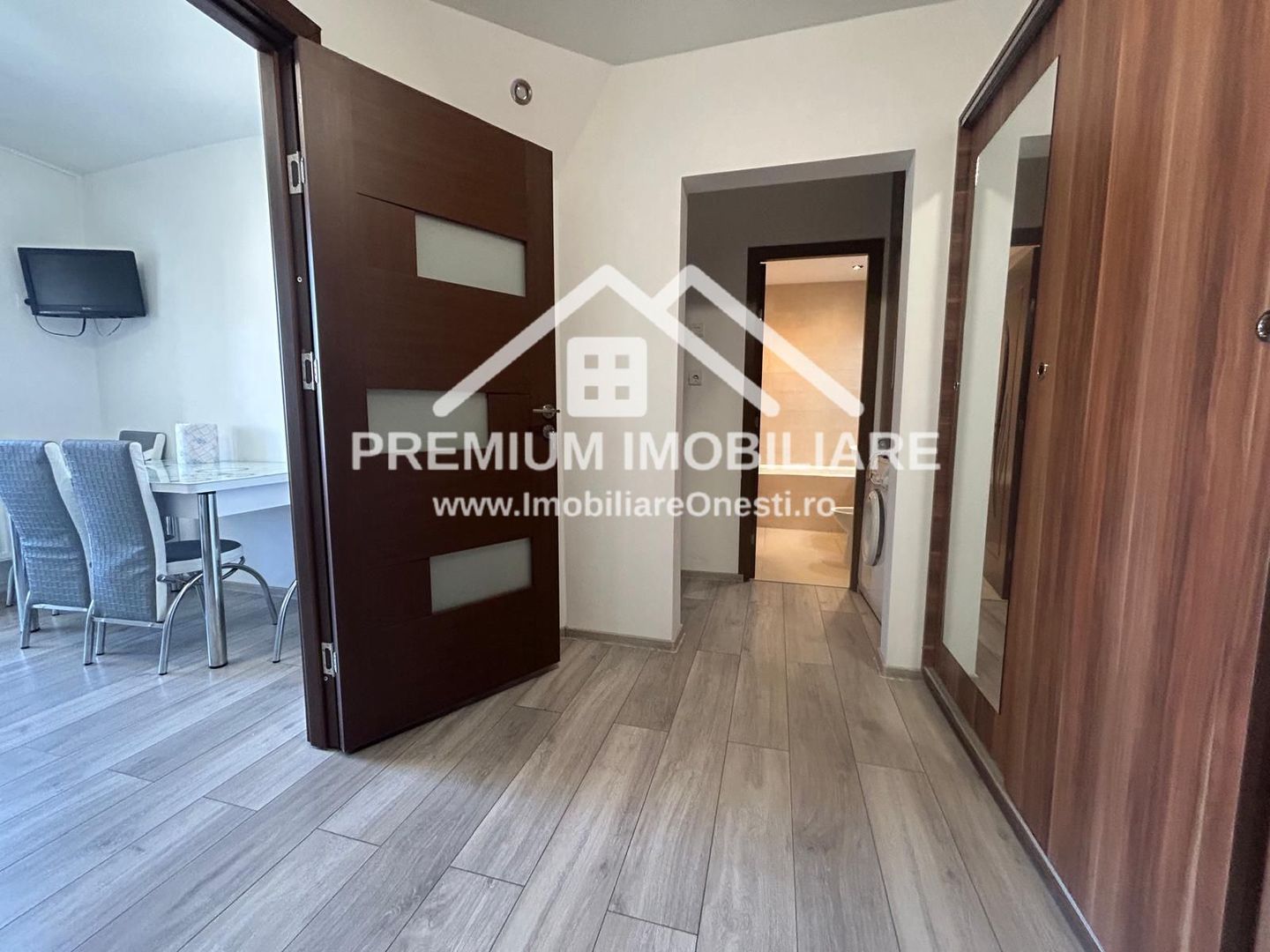 Apartament 2 camere decomandate in zona de sus - Poză 3