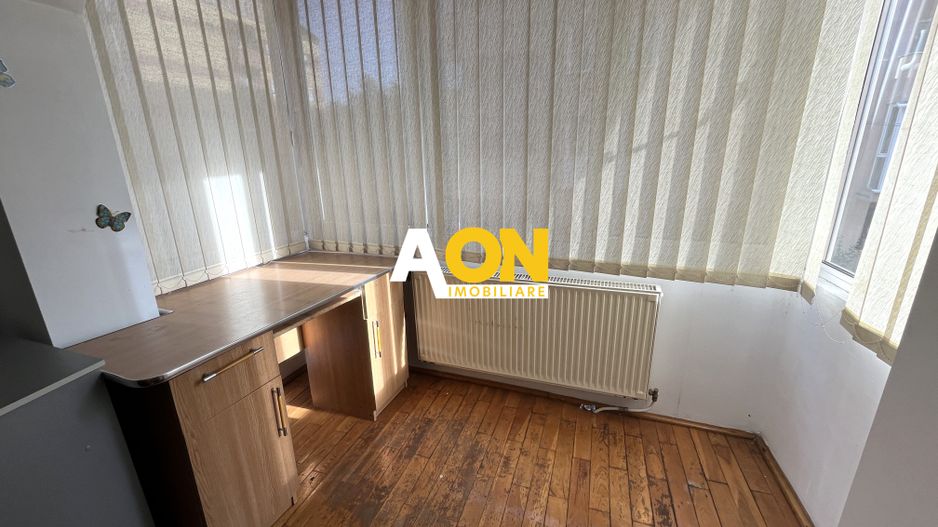 Apartament 3 Camere, Etaj 1, Zona Cetate - Poză 3