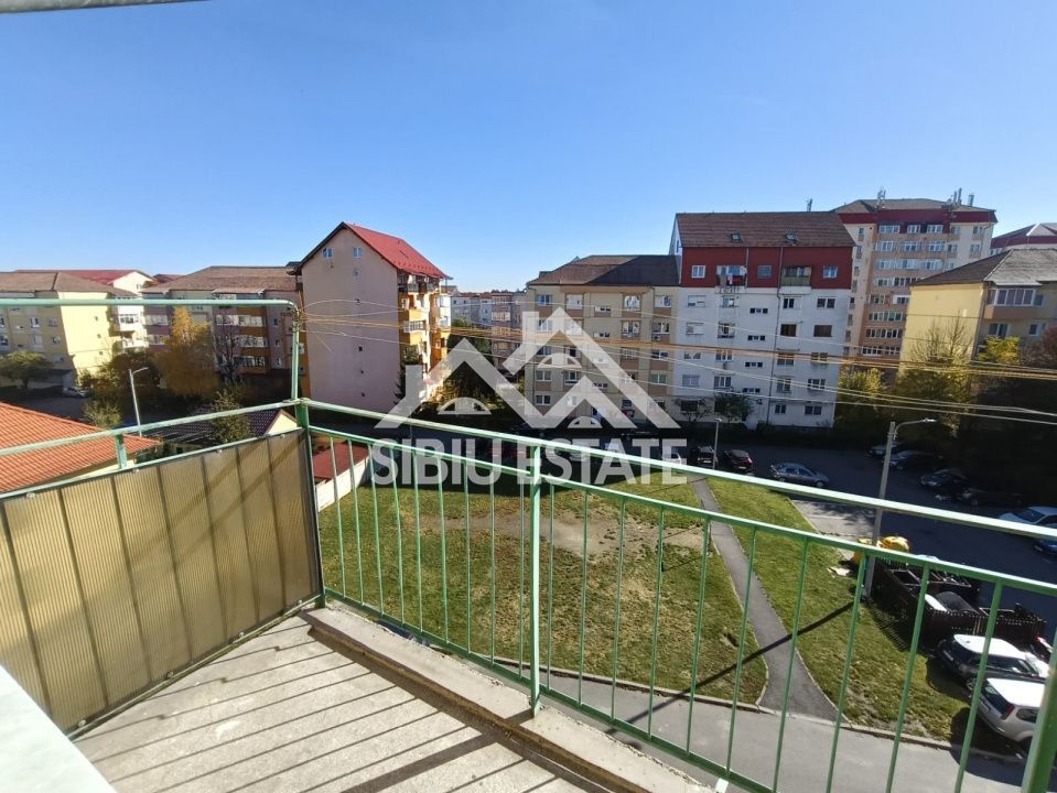 Apartament de vanzare cu 3 camere, decomandat -55 mp. balcon, pivnita - Poză 9