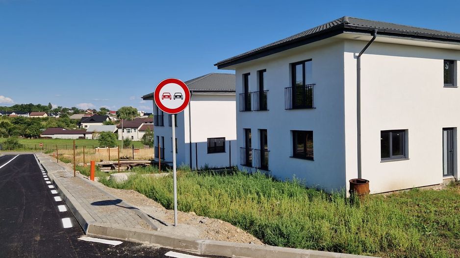 Casa la rosu Falticeni- Cartier Privat - Poză 2