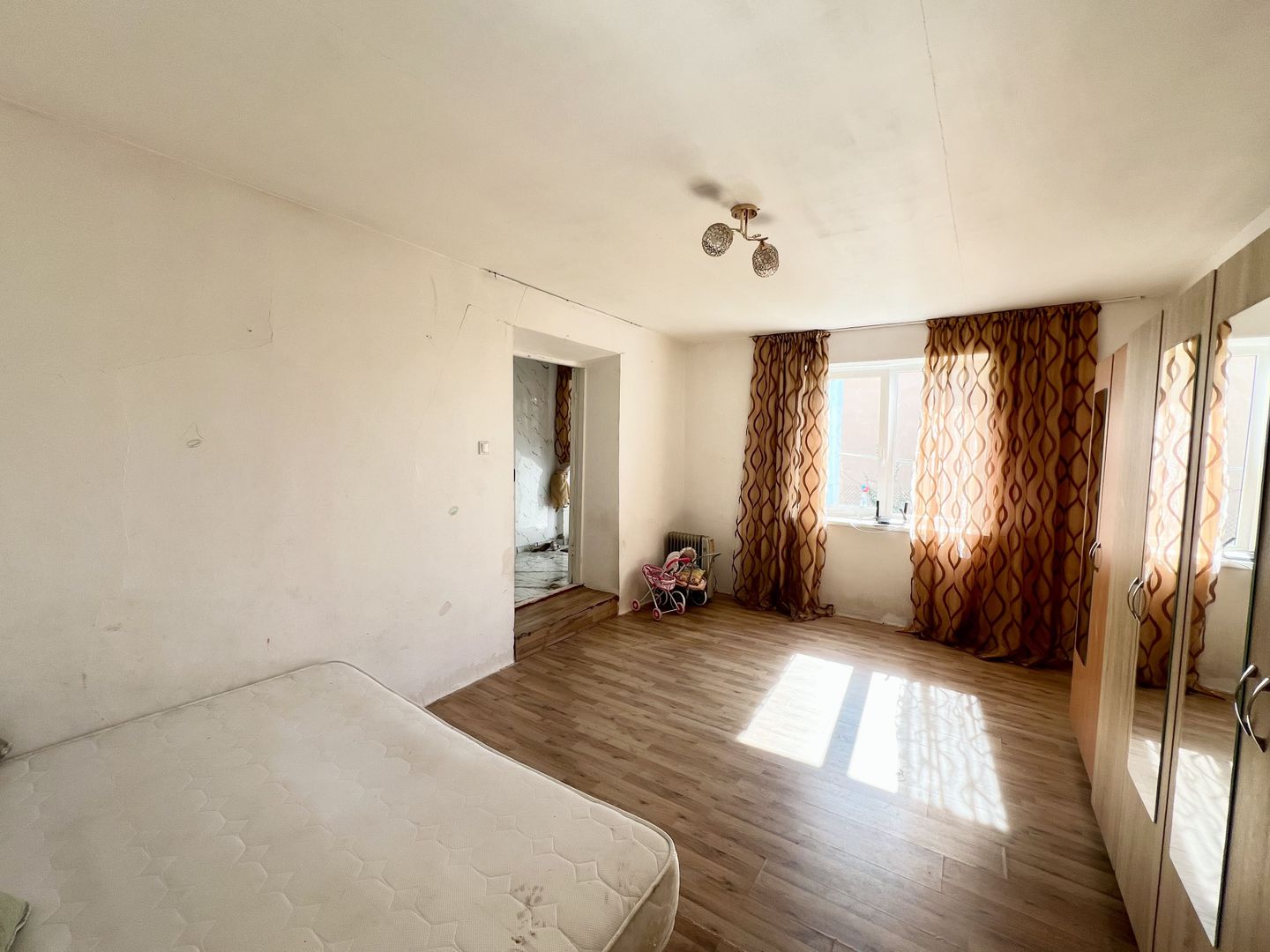 Casa în centrul or.Ialoveni - Poză 7