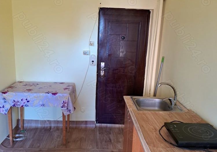 Garsoniera mobilata - etaj 1 - Zona Dambovita - Poză 2