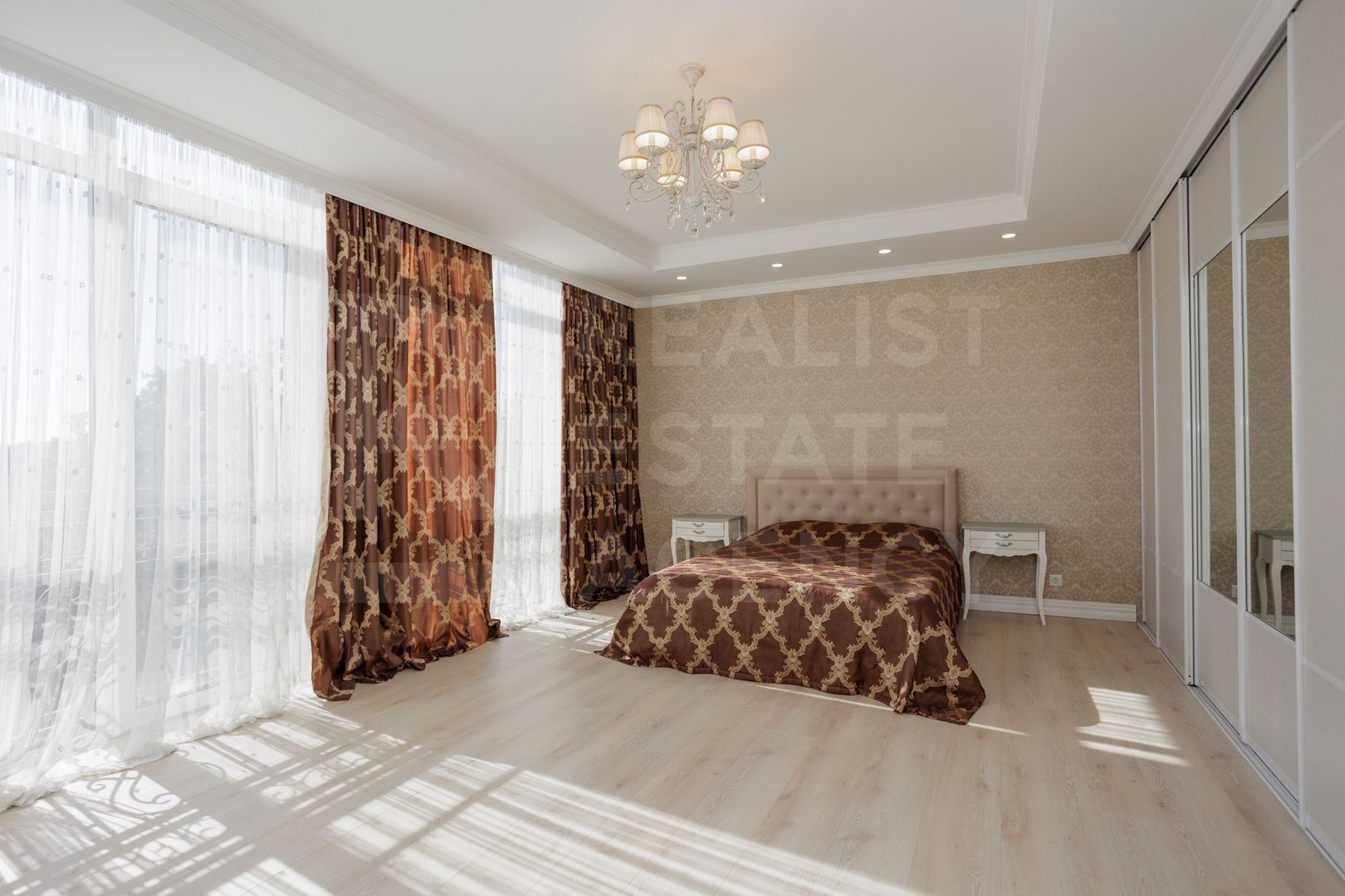 Chirie, apartament, 3 camere, Strada Bernardazzi, Centru - Poză 2