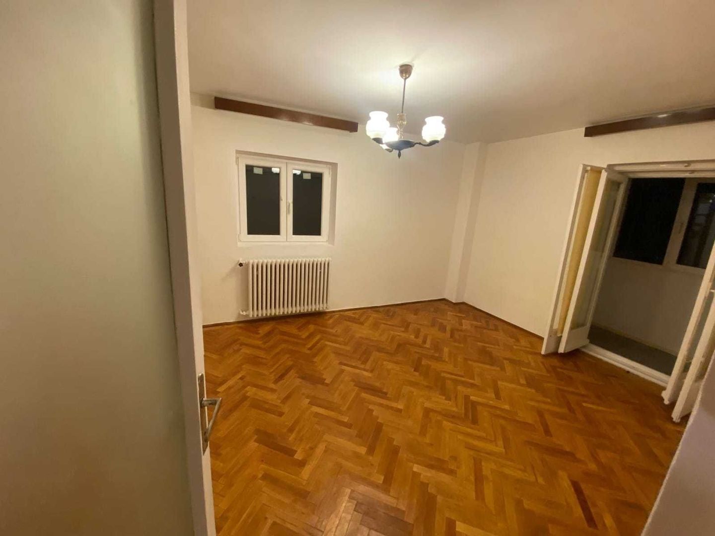 2 cam Universitate Magheru Batistei - Poză 1