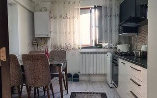 De vanzare apartament cu 3 camere, Piata Centrala, et. 3, 105.000 euro - Poză 4