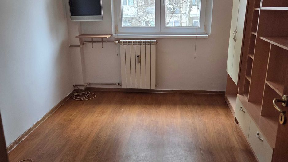 Vand apartament 3 camere decomandat Militari - Poză 2