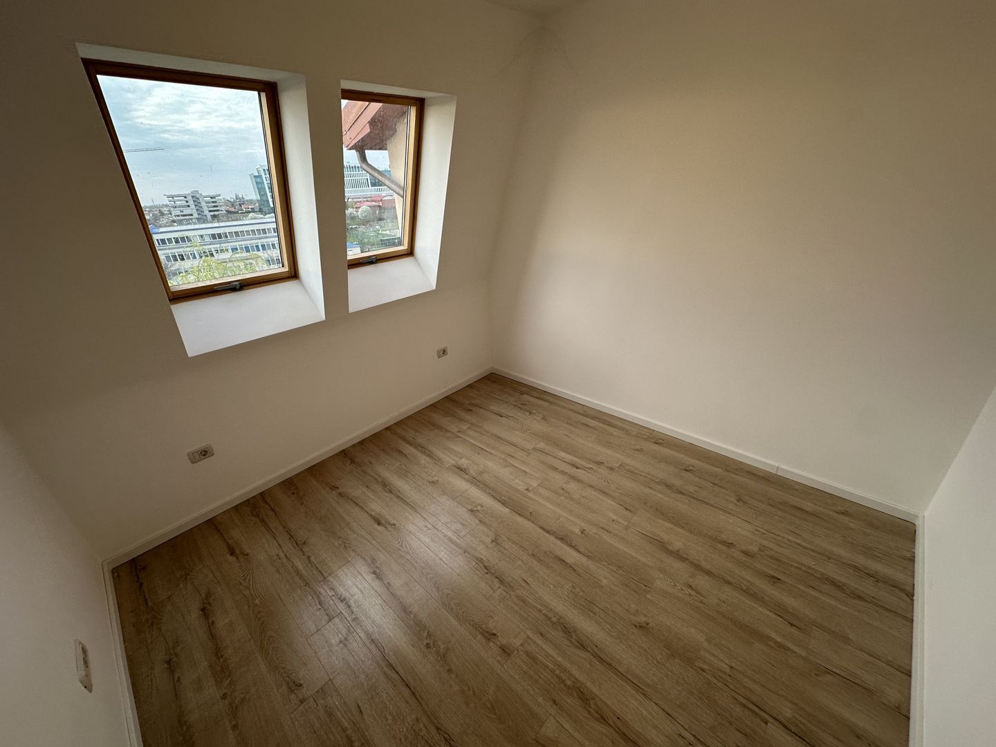 Apartament 1 camera la Mansarda zona Bucovinei - Poză 8