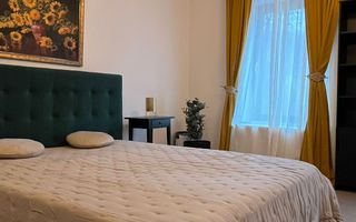 Piața Sfatului – apartament elegant, complet renovat și utilat - Poză 5