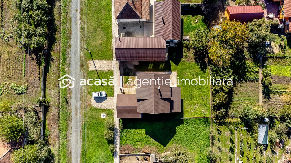 Casa noua 5 camere, la rosu, în Sofronea comision 0 la cumpărare - Poză 11