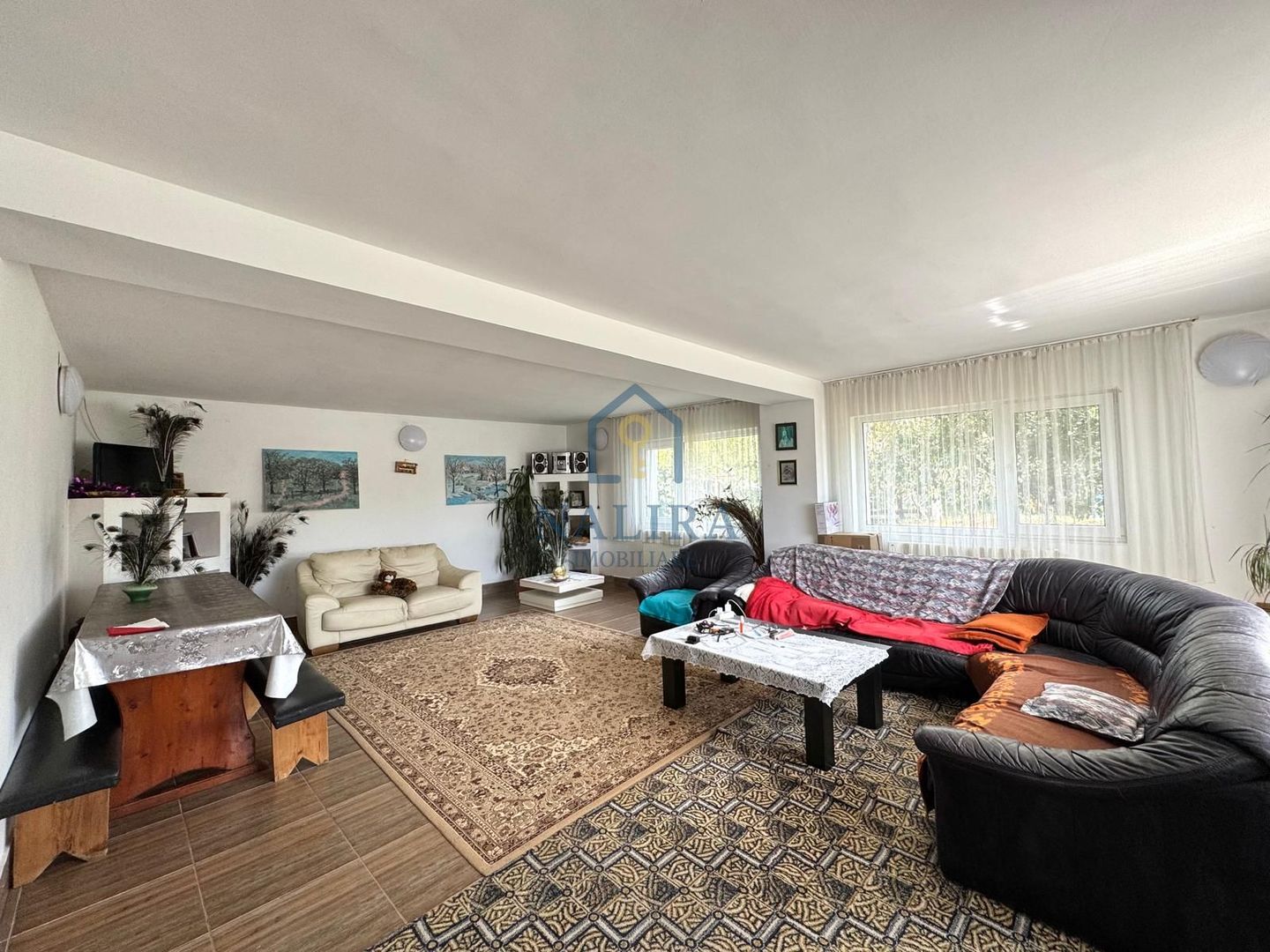 Casa spatioasa cu zona amenajata pentru ferma Cicarlau - Poză 6