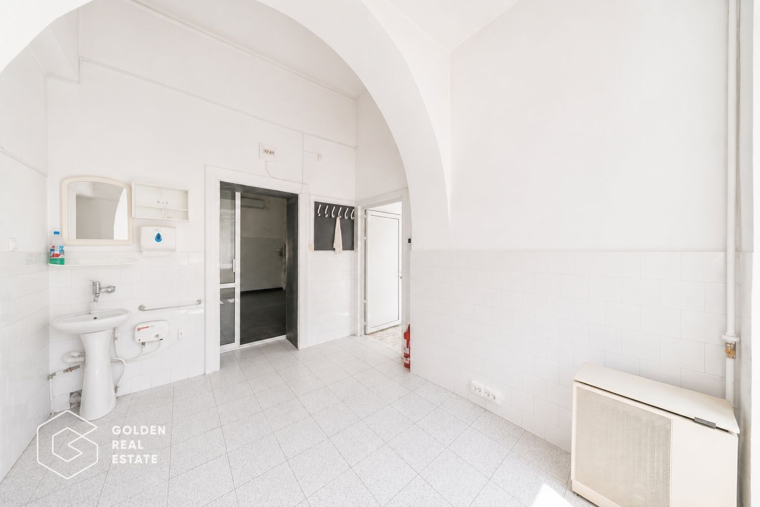 Cabinet medical, 200mp, parter+subsol-Policlinica Speciala, Boul Rosu - Poză 7