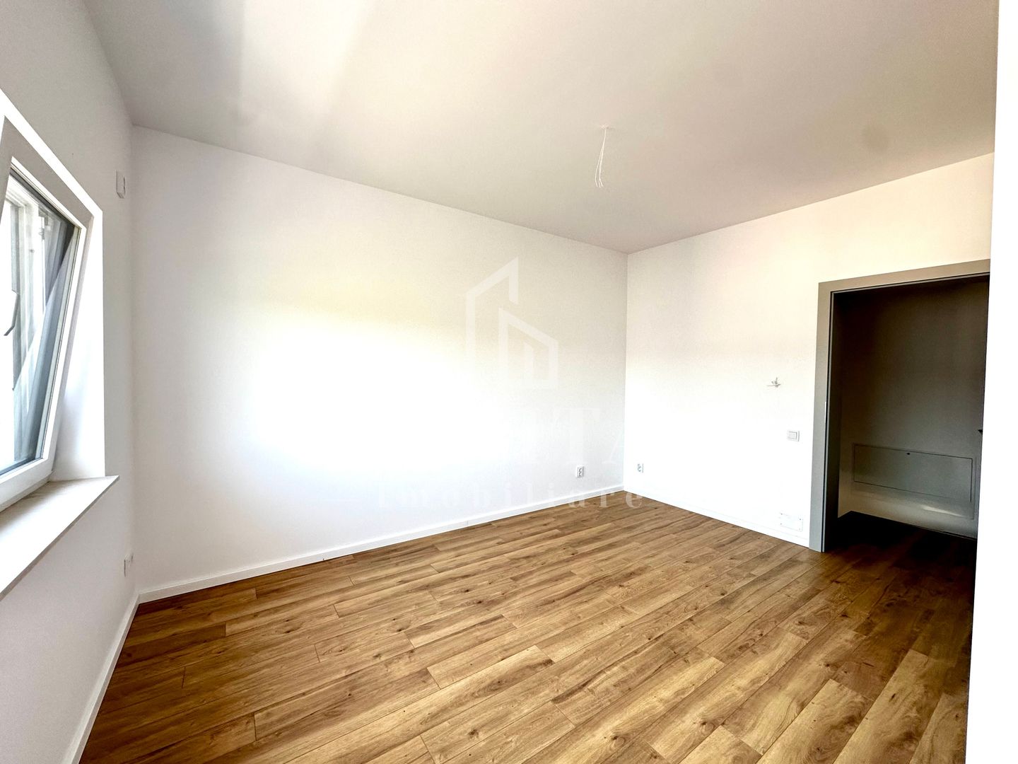 Duplex finisat | 2 locuri de parcare | Zona Tineretului - Poză 11