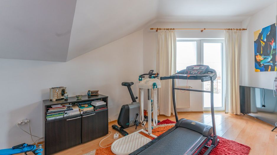 Casă spațioasă pentru familie în Hărman: 5 camere, 670 mp teren - Poză 10